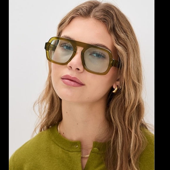 Stylish Green Sunglasses - Picture 2 of 3